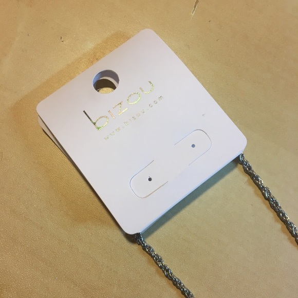 4FOR15$ | BIZOU Silver Long Chained Knot Necklace - Picture 3 of 7